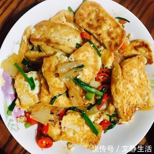 女性不愿老太快，要坚持吃三种美食，减肥瘦身，降压减脂，显年轻