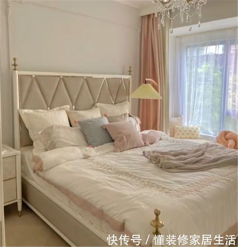 粉色系|她拒绝黑白灰极简,将套内80㎡的小家装修成粉色系,网友:太好看