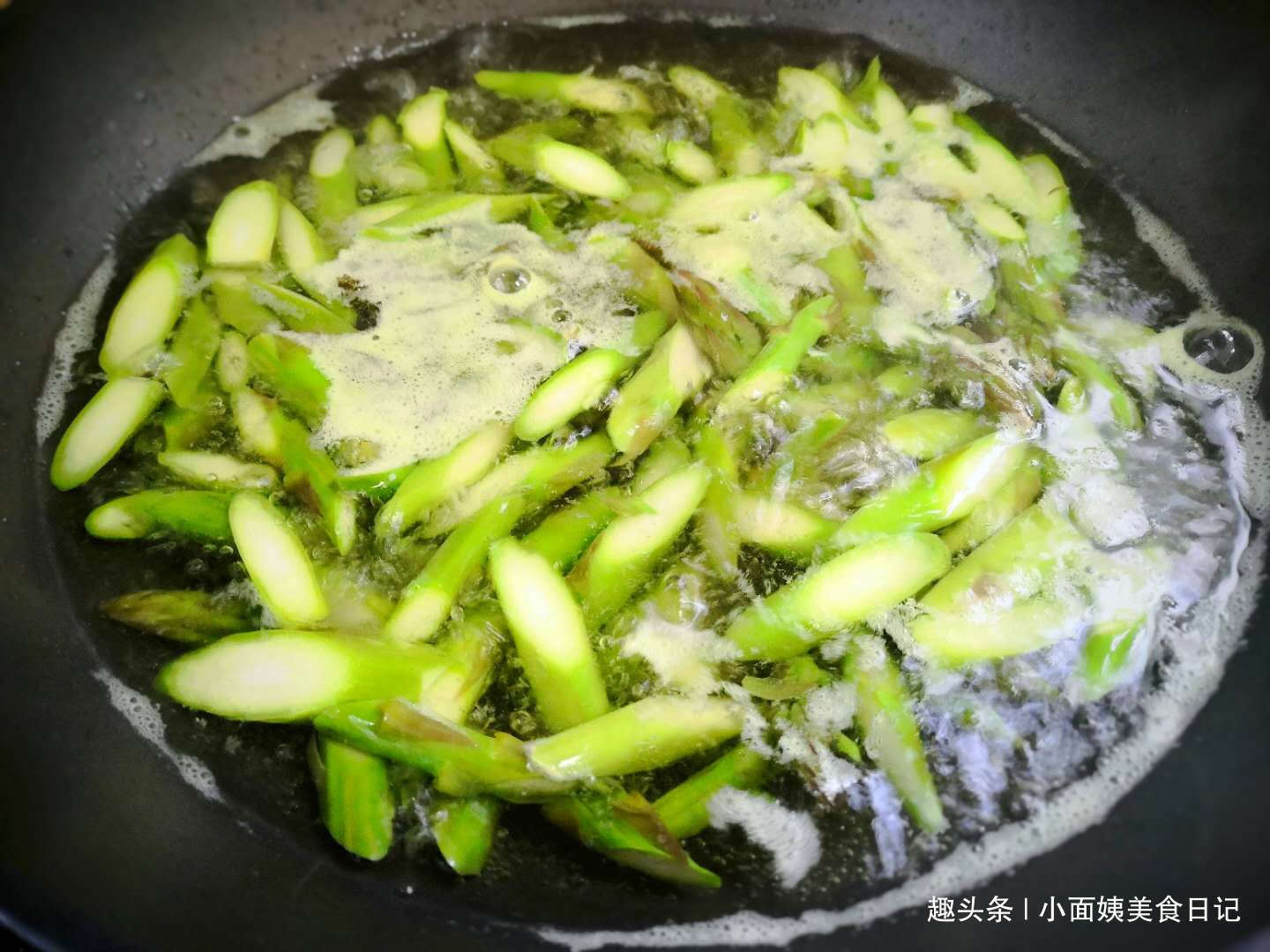 芦笋|这菜素有“负热量”之称，减肥燃脂又奇效，让体重蹭蹭往下掉！