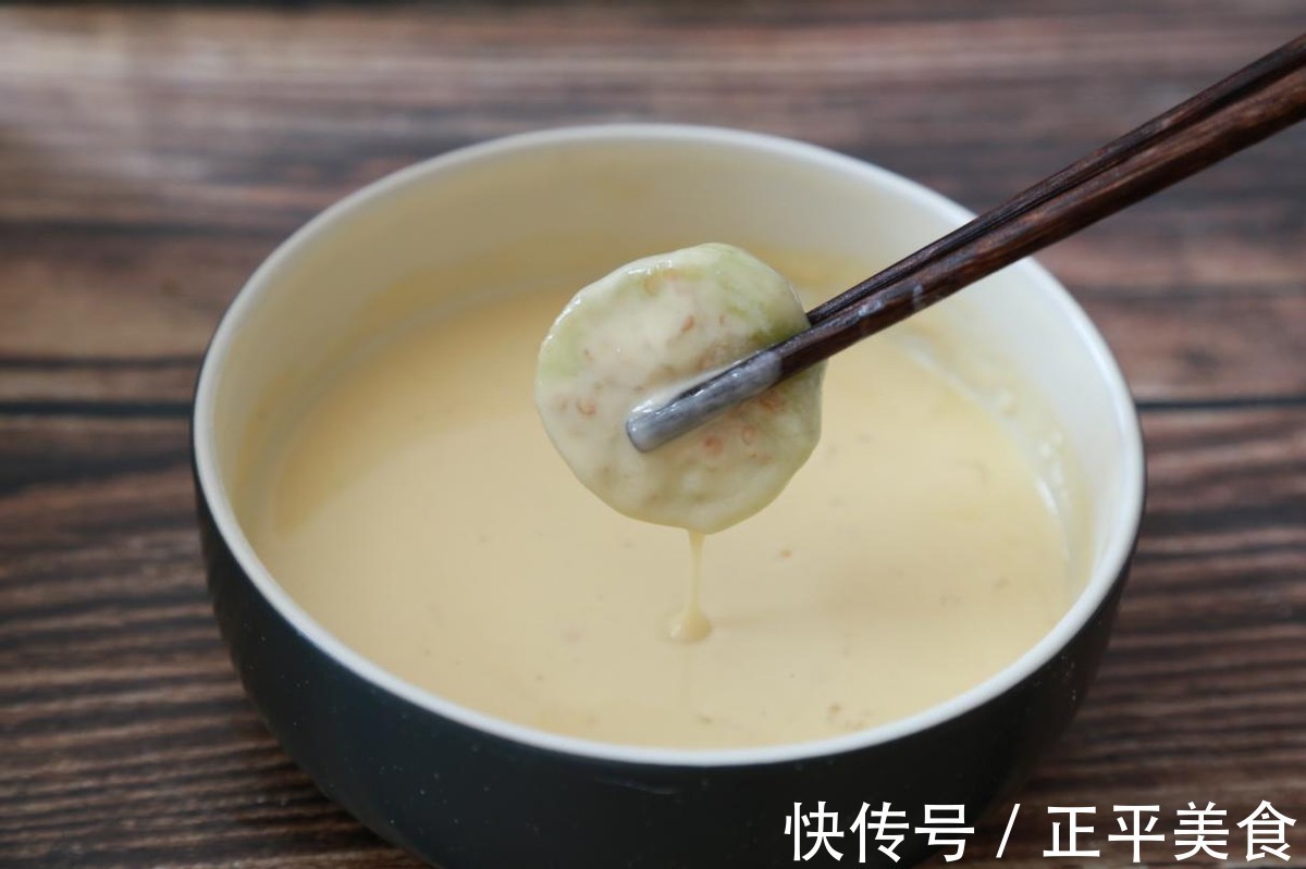 面糊|外焦里嫩煎茄饼，低卡美味放心吃，建议孩子多吃