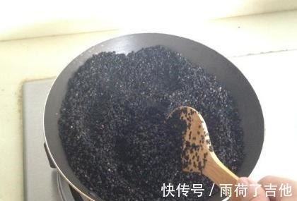 黑芝麻|自制芝麻糊的技巧秘诀,家人吃得营养和放心,早餐不用去外面买!