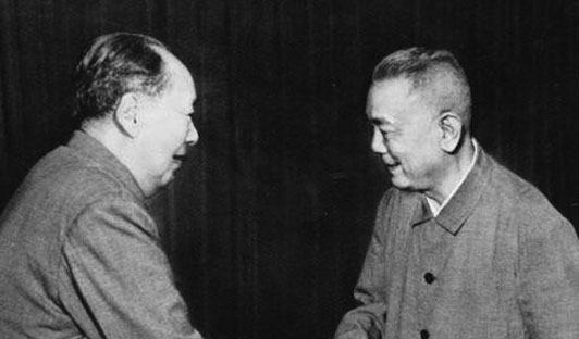 财政部长|他是红四方军最年轻的军政委,55年放弃军衔,职务却比十大将帅高