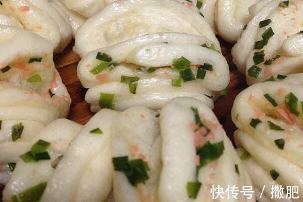 我家隔三差五做一次此饼,不用放一滴水,色香味俱全,刚上桌吃光