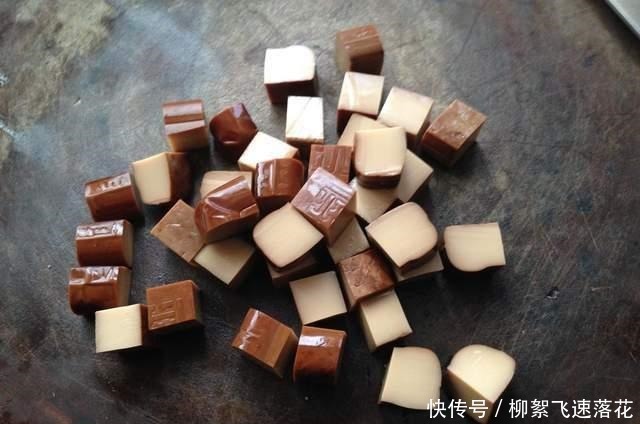 素菜|鸡蛋干拌花生米,别看是素菜,配上一杯小酒美的很