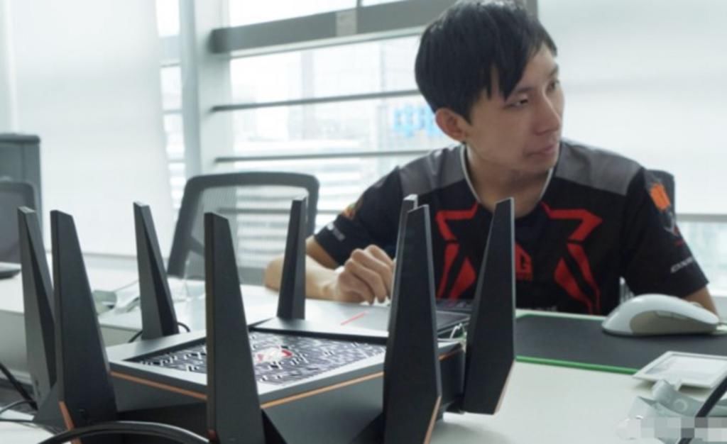 在家|梦泪在家直播已久，粉丝发现他从未有过卡顿，原来梦老师拥有“大杀器”！