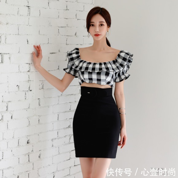 包臀裙|女神孙允珠高清时尚搭配:花束格纹层叠梦蕊黑白包臀裙