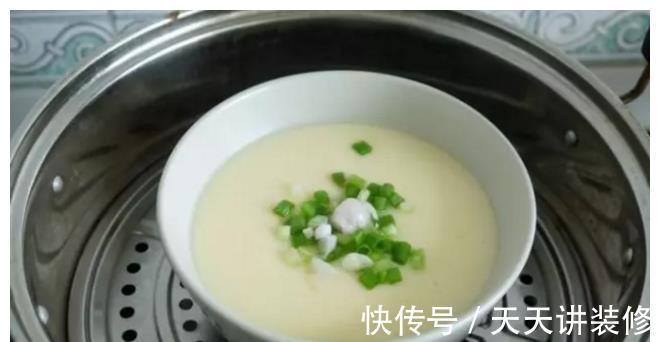 蛋液|在家蒸鸡蛋时，千万不要加水就蒸，学会几个技巧，鸡蛋嫩滑无气孔