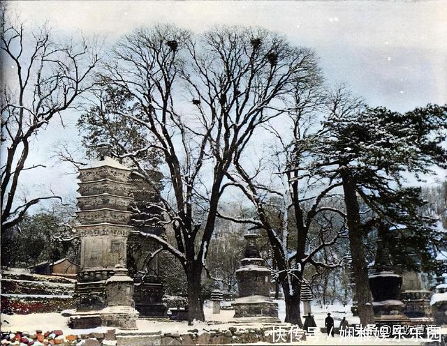 诡异|北京门头沟：1918年的潭柘寺，大殿内的法事看上去很诡异