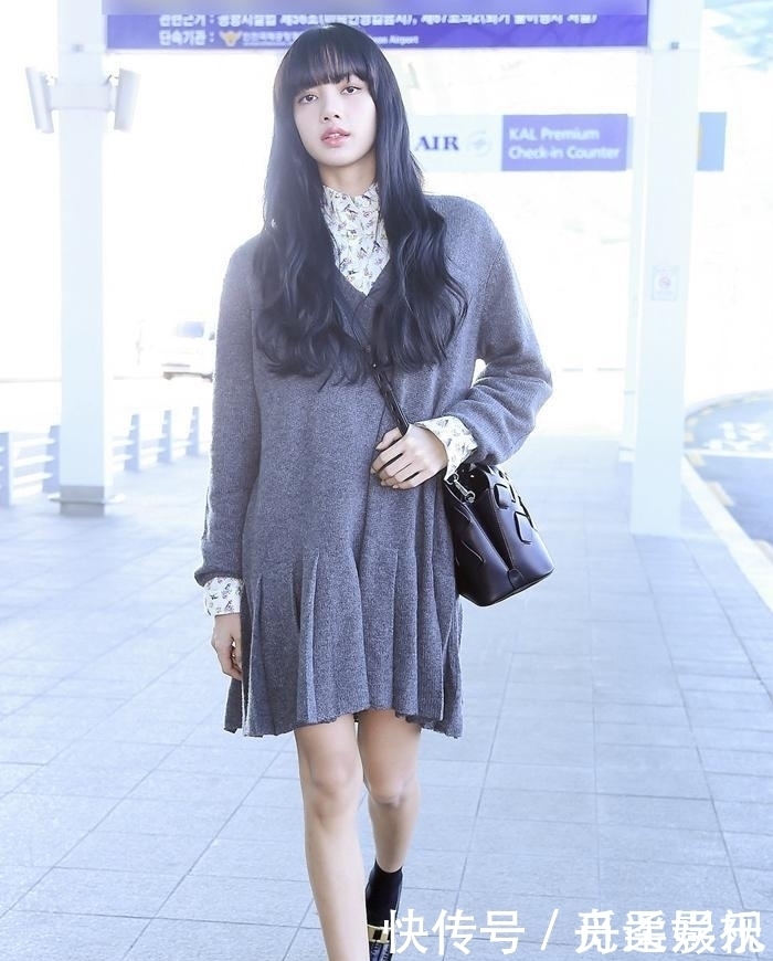 “针织衫+衬衫”才是今春的王牌叠穿CP时髦又高级,明星也上头