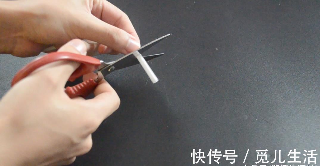 实用|拉链修理有妙招, 不用花钱修理, 一根吸管就能搞定, 简直太实用了
