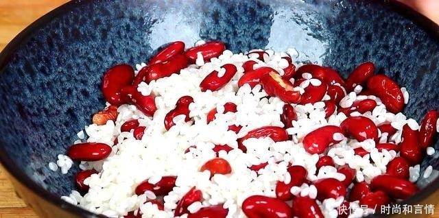 红豆和大米放在一起,没想到这么好吃,比面包还香甜,太香了