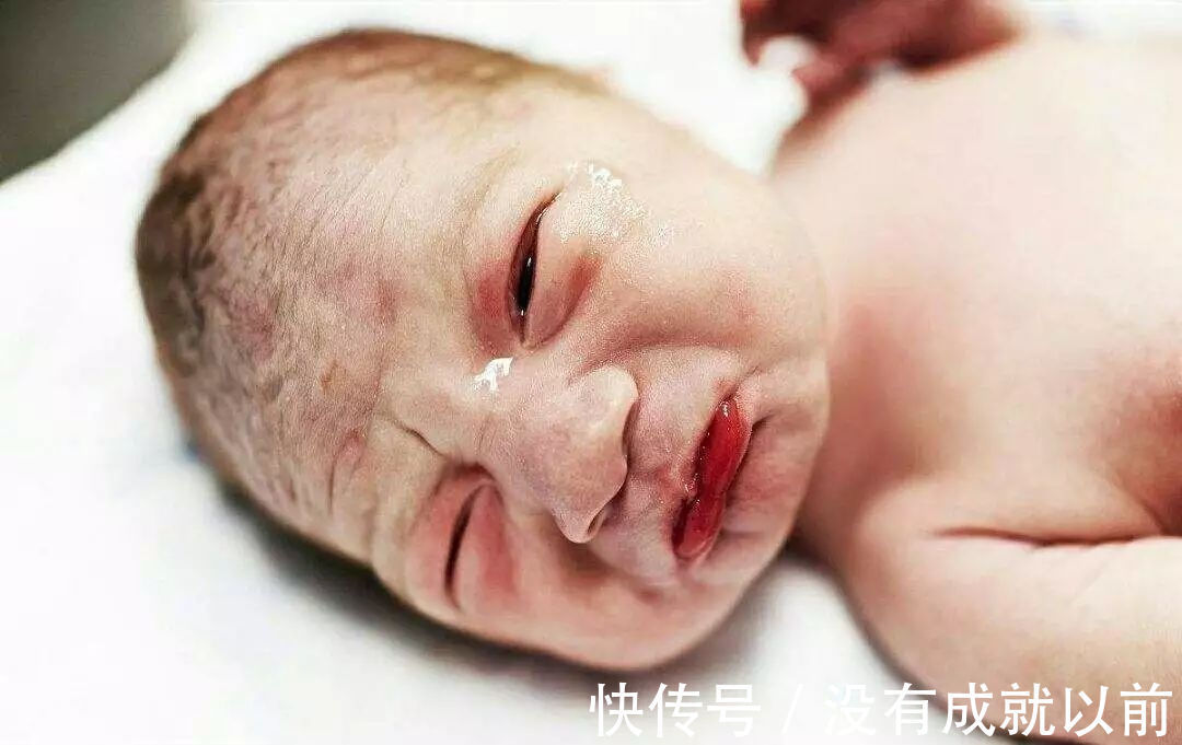 剖腹产|分娩痛苦的不只宝妈，还有产道里的宝宝，孕妇生产前努力，娃有福