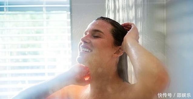 泡澡|孕妇洗澡有四个错误不要犯,要不你舒服了,胎儿在遭罪