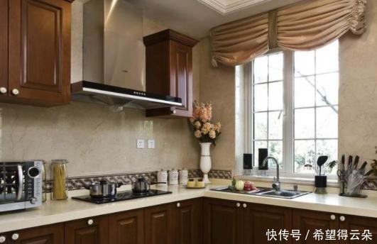 灶台上千万不能放的三样东西,你知道吗要注意哟~