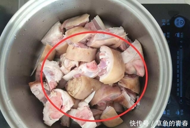 皱纹爬上脸部很显老？每晚睡前常抹皱纹克星，皮肤紧致皱纹减淡