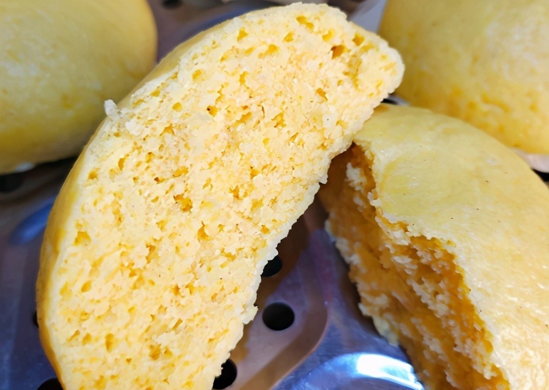 做玉米面馒头，牢记1个窍门，馒头香软不粗糙，比白面馒头更好吃