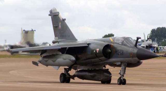 唯一|唯一没有美驻军的西方强国，将其驱逐离境后，实力大幅度提升