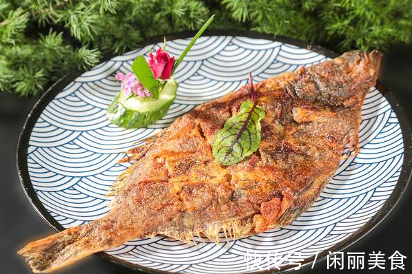 鱼肉|煎鱼不可直接下油锅,做好这2步,外焦里嫩,鱼皮不破不粘锅