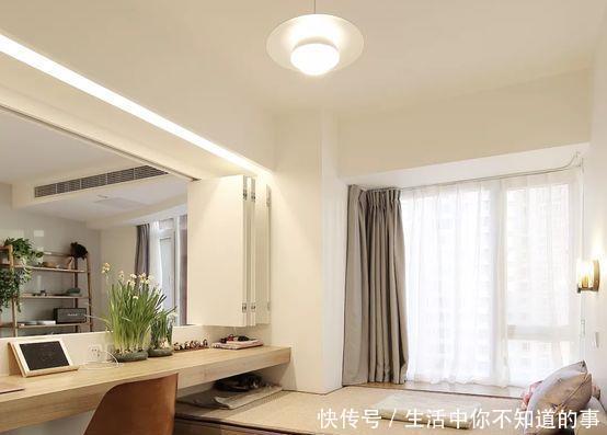 沙发|老公硬在沙发墙上凿个“窗户”马桶上方打柜子，完工后我懵了