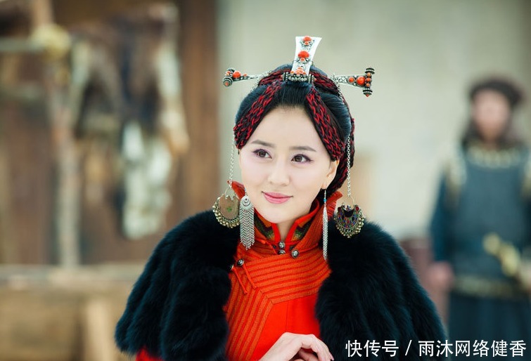 姐姐|她荣为康熙的第3位贵妃,掌管后宫22年,母家出了3个满清皇后