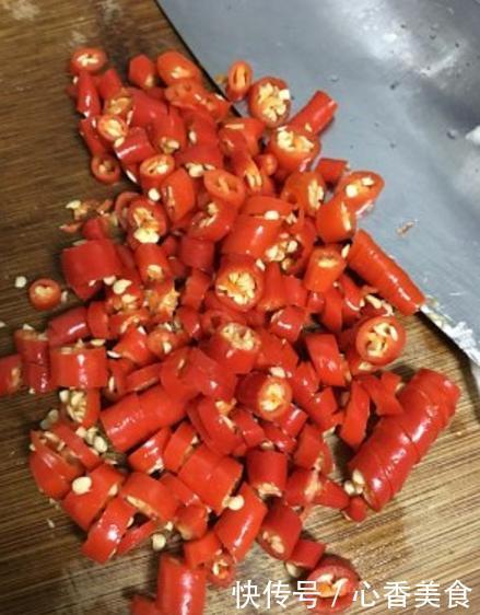 泡萝卜时,用盐腌制,还是用糖大厨教你正确做法,萝卜酸甜脆爽