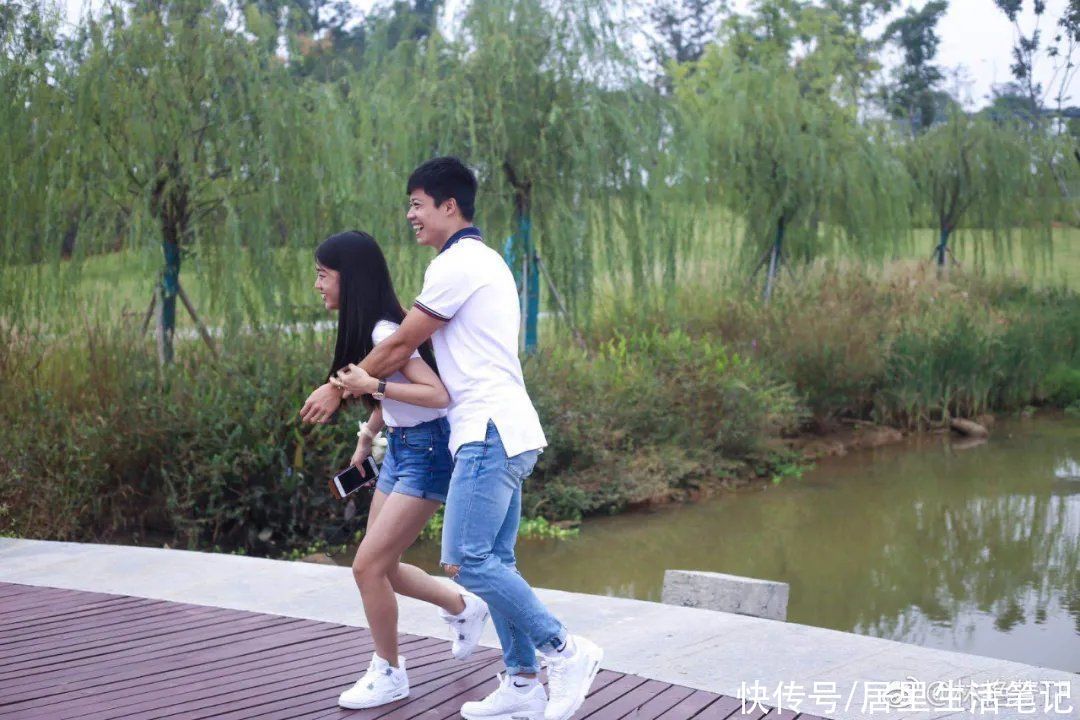 添仔|苏炳添百米封神后，“添嫂”曝光，从校服到婚纱的爱情太甜了