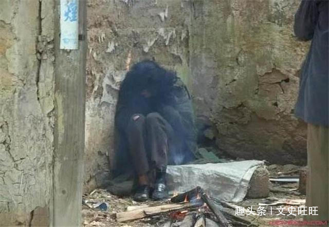 父母|中国第一懒人杨锁18岁成孤儿,不会洗衣做饭,23岁活活饿死家中