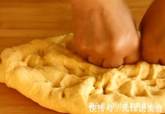 不放水,不用擀,鸡蛋,牛奶就能做出酥脆的油条,全家老少都爱
