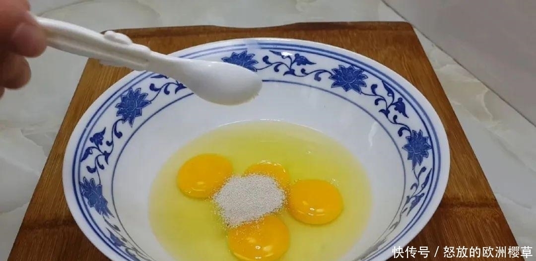 好吃|面包这样做才好吃,加4个鸡蛋,比蛋糕简单好吃,没烤箱也能成功