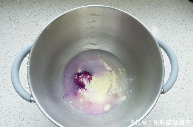 馒头|夏天蒸馒头就用这方法，半小时就上桌，蓬松柔软奶香味十足