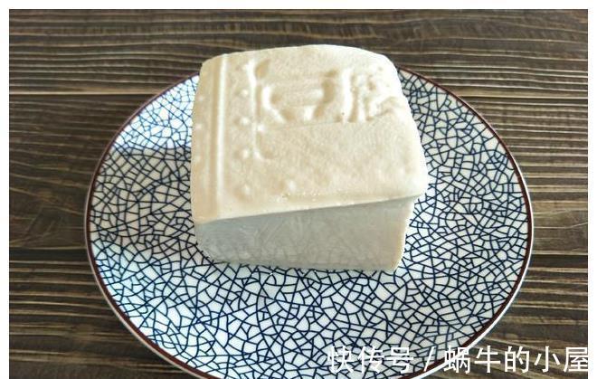 不粘锅|1块豆腐，1个鸡蛋，教你做好吃的煎豆腐，这样做豆腐不碎不粘锅