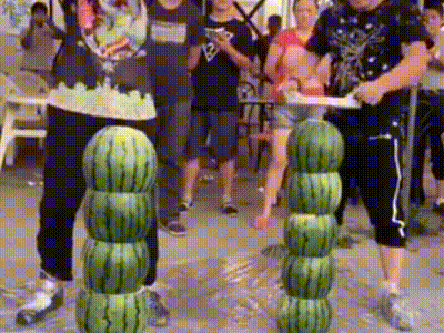 |搞笑动图:沙雕同学回宿舍快速上床睡觉!