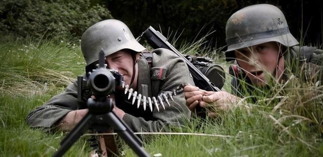 巅峰|巅峰时期的德军有多强?兵力多达700万,有6万门火炮和5千架战机