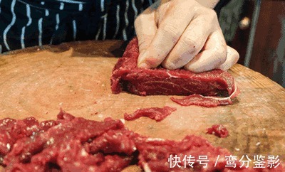 |搞笑GIF：女生宿舍都是这样子吗 跟我想像中的不一样啊