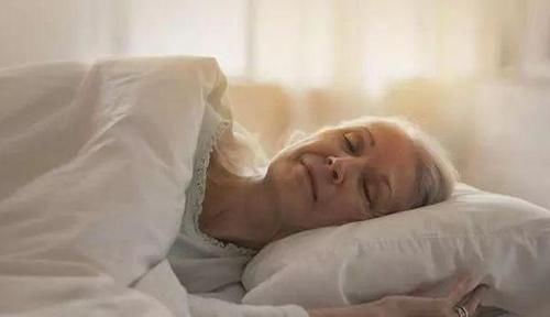 长寿|过了60岁,要想被长寿青睐,必须戒掉这件事,不是烟酒也不是熬夜