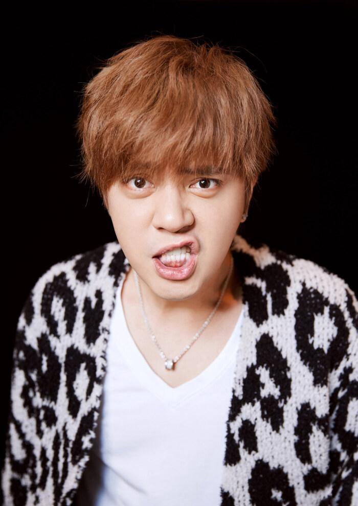 黄明昊惊喜加盟《极限挑战7》唯一老成员只剩下了他，张艺兴退出