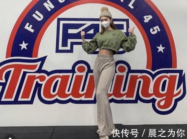 小姐姐|韩国健身女教练,马甲线蚂蚁腰羡煞旁人,欧美式身材让人移不开眼