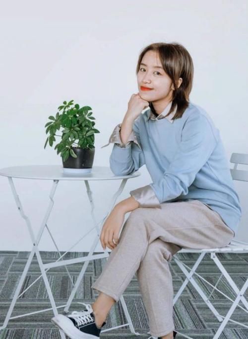 冬季内搭学会叠穿法，3个小技巧，提升气质和品味