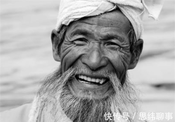 姓氏!中国最生僻的姓氏“爨”,登记户口时电脑打不出来,家族无奈改姓