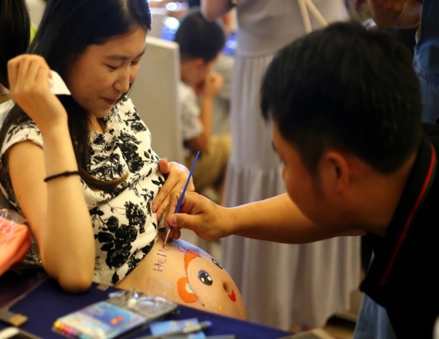 前置|孕妇的肚子不能乱摸，尤其是以下3种情况，孕妈自己也要管住手！