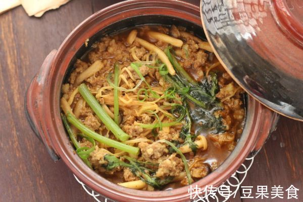 #我心中的冬日限定#咖喱猪肉菌菇锅