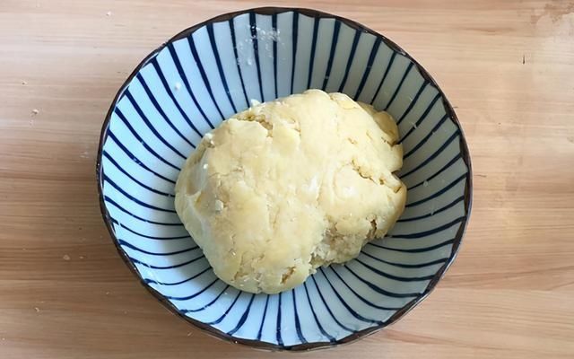  香酥|1碗面粉加2个鸡蛋，教你做香酥小饼干，酥香脆爽，比面包还好吃