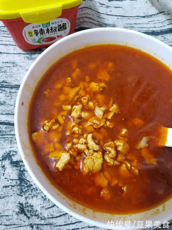 #暖冬酱在手，嗨吃部队锅#藤椒味炸酱