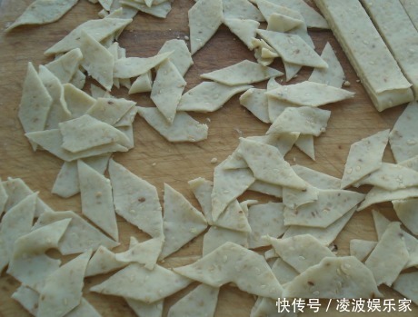  芝麻|快过年了，手把手教你炸年货，简单易上手，越吃越香，学会多备些