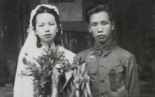 王仪贞|15岁嫁军阀当妾，17岁得30万遗产，退钱给原配儿子：我要去上学