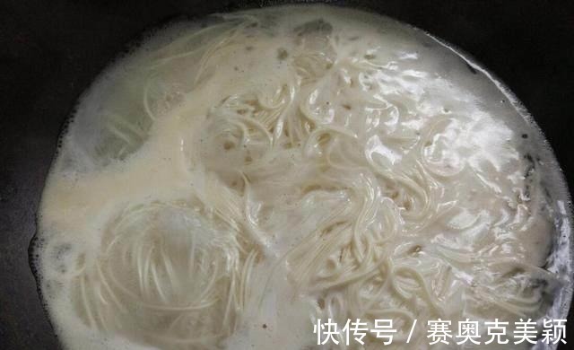 做法|早餐葱油面的简易做法，5分钟搞定，郑妈教你做特好吃！