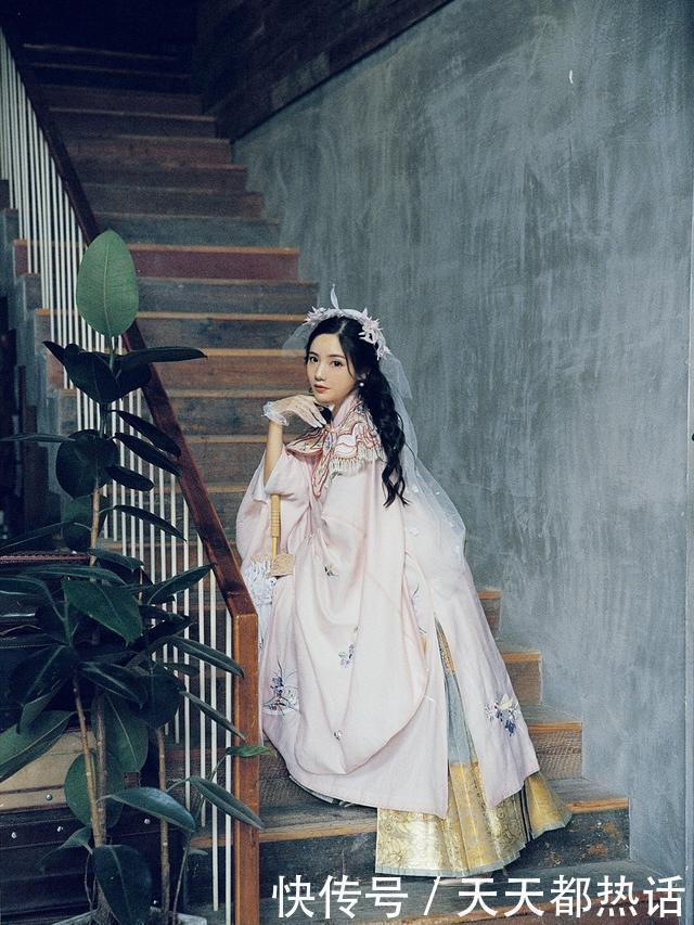 大小姐|小姐姐把汉服穿进了民国,大小姐气质备显,网友这也太美了吧