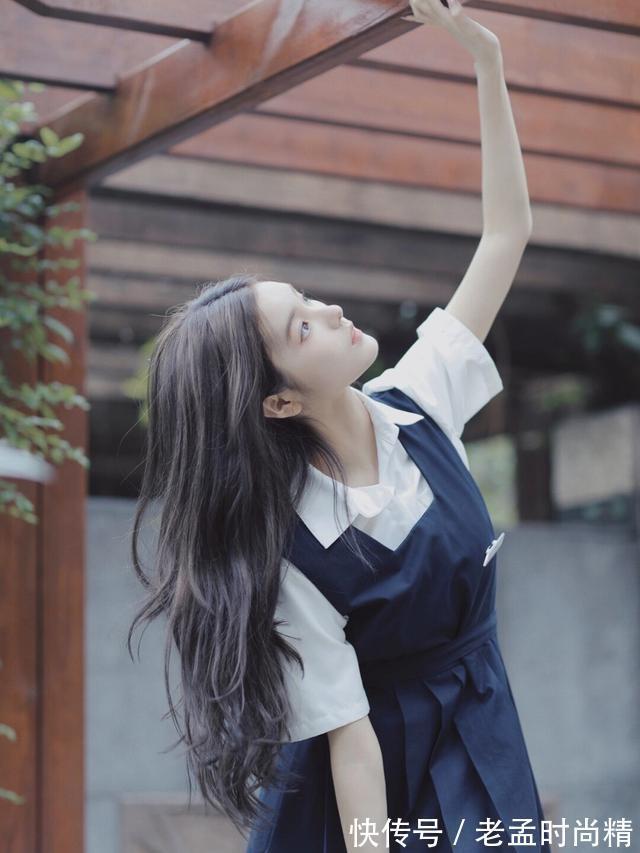 制服 JK制服学生裙正装也很好看,美女穿起来很有青春气息,安静甜美