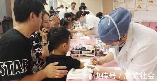 家乐|给娃喝水会导致积食?妇幼主任:给孩子喝水,3个时间点需躲开