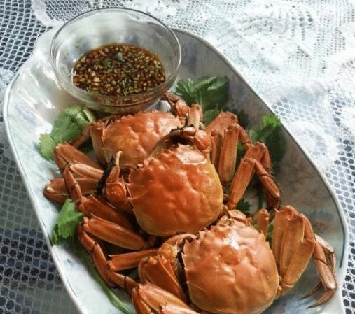 蒸螃蟹,直接上锅蒸就错了,老师傅教你几个妙招,肉质鲜无腥味